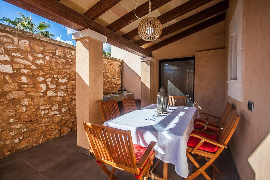 Pool House Marineta Villa Llombarts Ruang foto